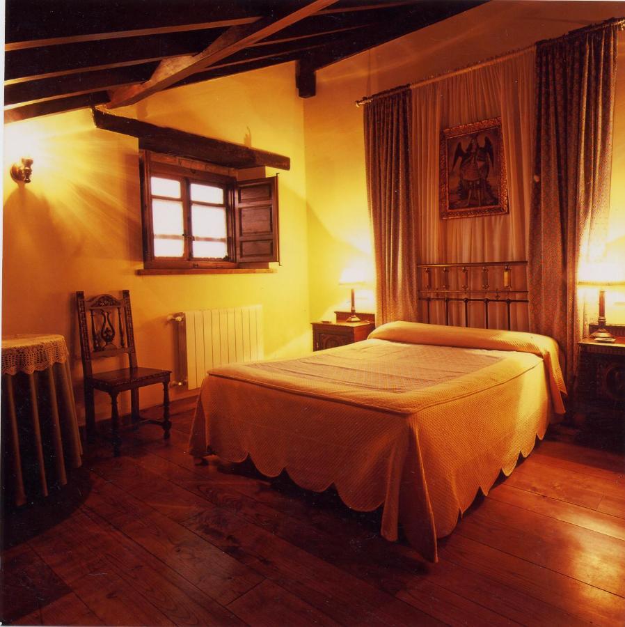 El Ama De Llaves Guest House Hontoria Ngoại thất bức ảnh