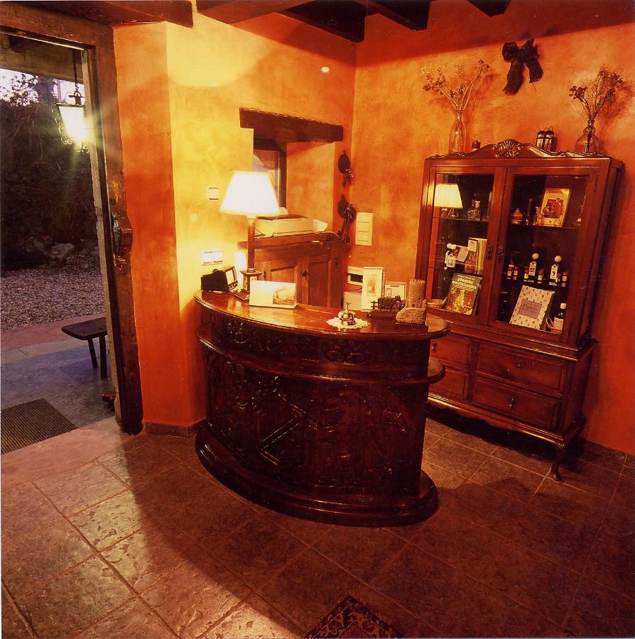 El Ama De Llaves Guest House Hontoria Ngoại thất bức ảnh
