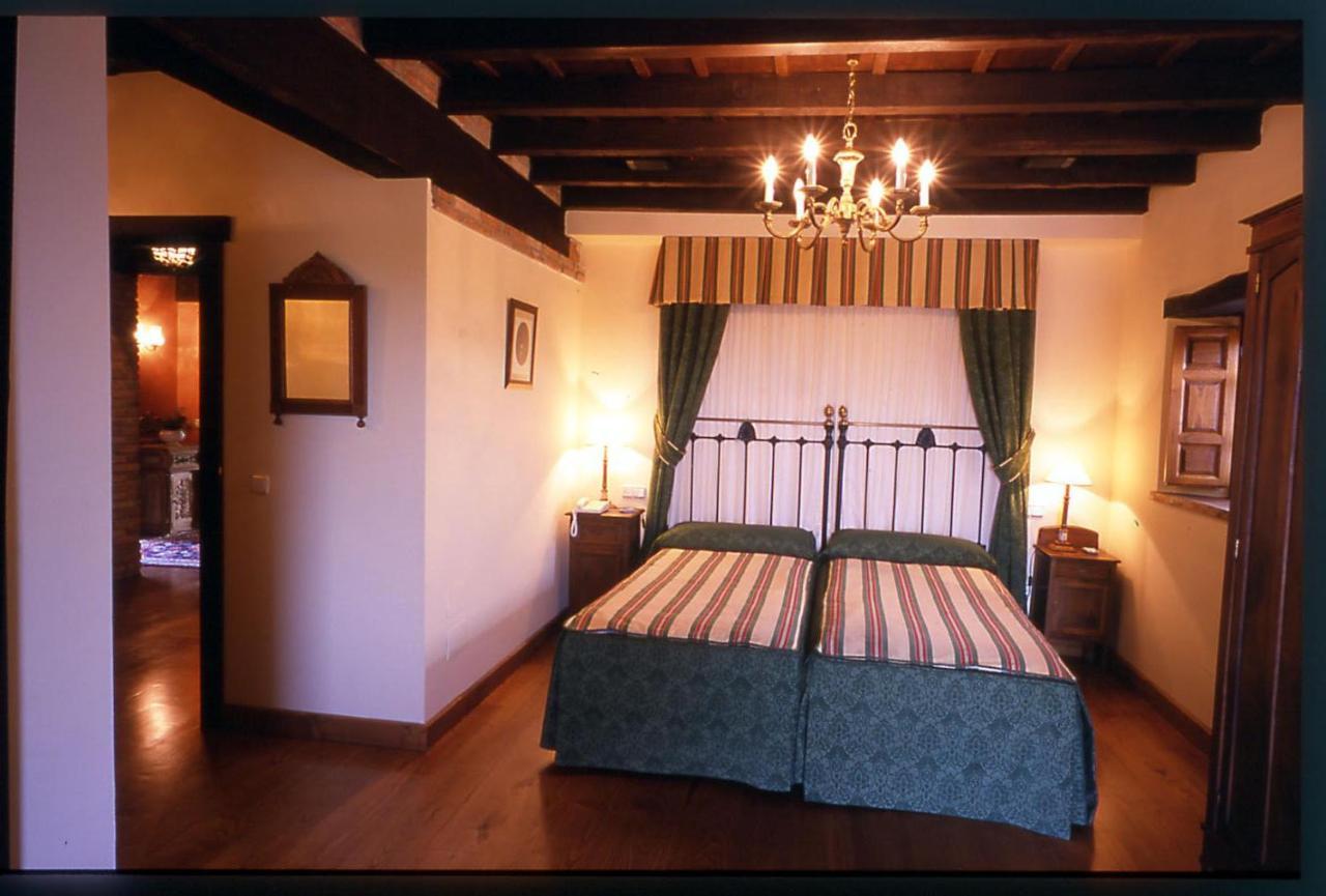 El Ama De Llaves Guest House Hontoria Ngoại thất bức ảnh